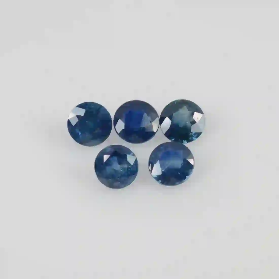 Greenish Blue Sapphire(Mayuri Neelam) - Image 3